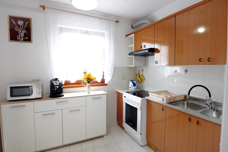 Coffee/tea facilities, Kitchen or kitchenette, minibar, pet friendly, stove