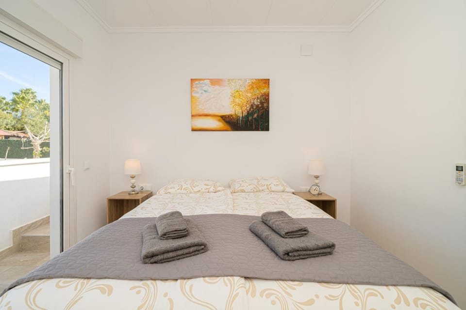 Bed, Bedroom