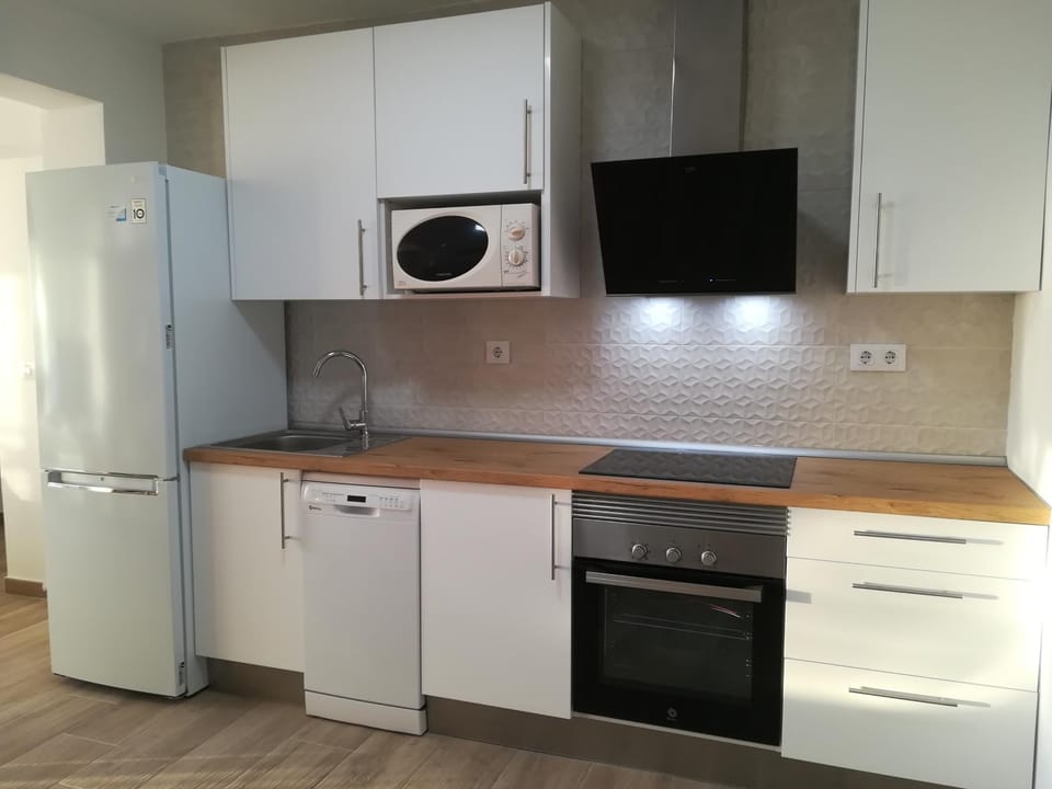 Kitchen or kitchenette, Kitchen or kitchenette