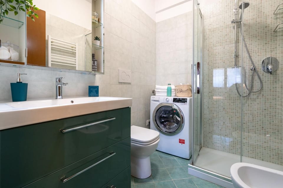 Shower, Toilet, Bathroom, washing machine