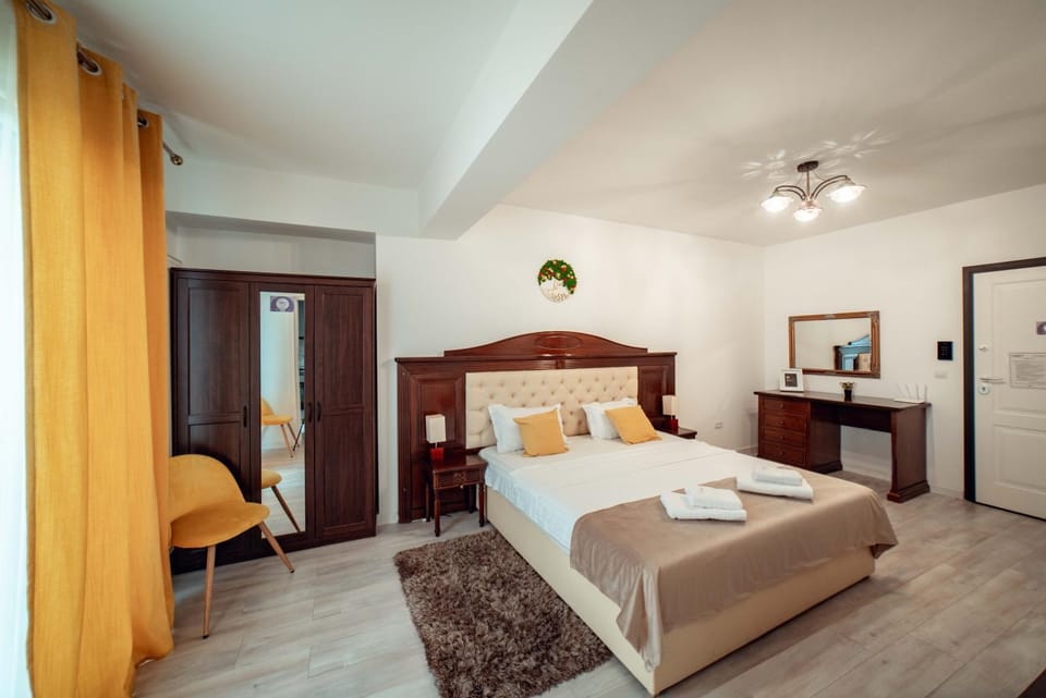 Bed, Photo of the whole room, Bedroom, fireplace, towels, wardrobe
