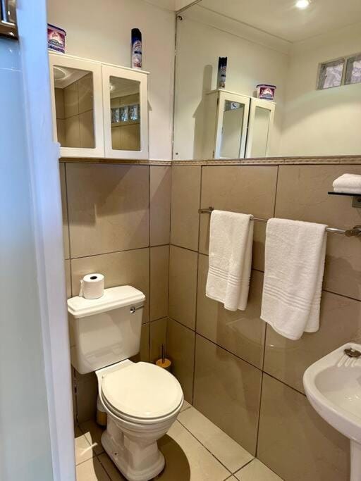 Sea Point Gem: 2BR/2BA & Solar! Apartment in Sea Point