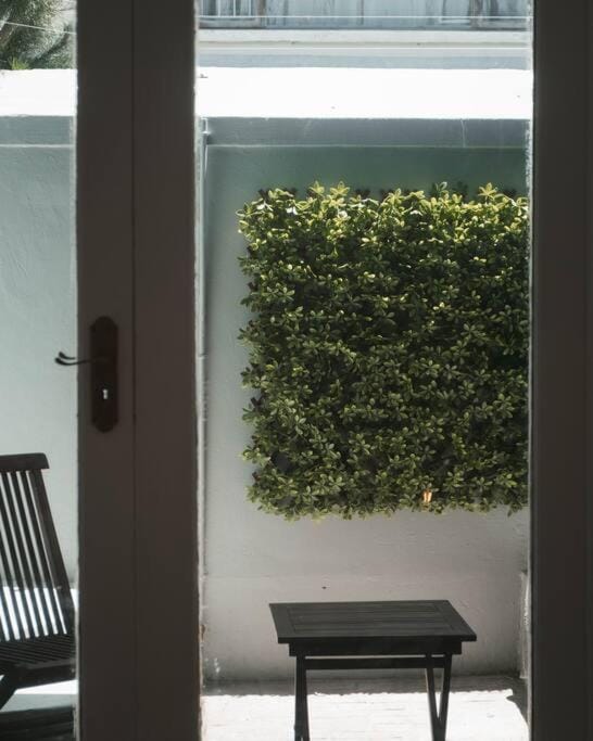 Sea Point Gem: 2BR/2BA & Solar! Apartment in Sea Point