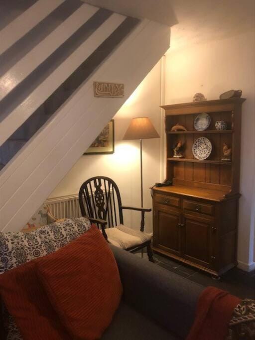 Cosy terrace cottage built into the mountain side. House in Wales