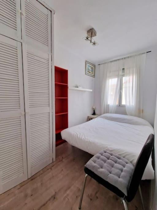 Bed, Photo of the whole room, Bedroom, wardrobe