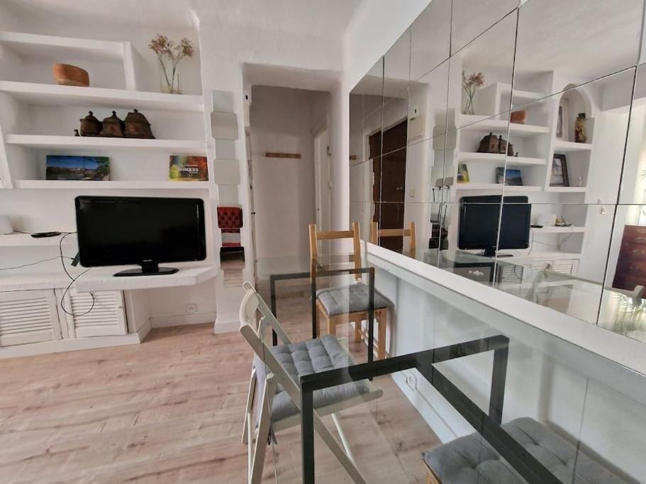TV and multimedia, Living room, Dining area