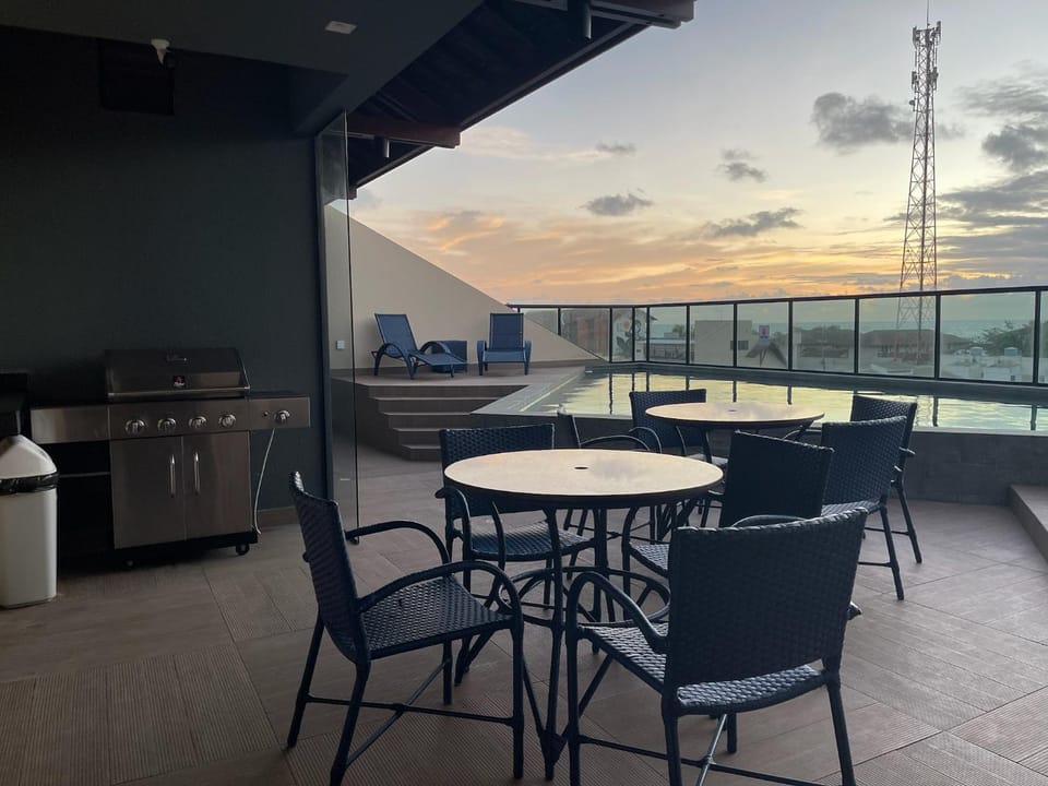 Natural landscape, BBQ facilities, View (from property/room), Balcony/Terrace, Dining area, Sea view