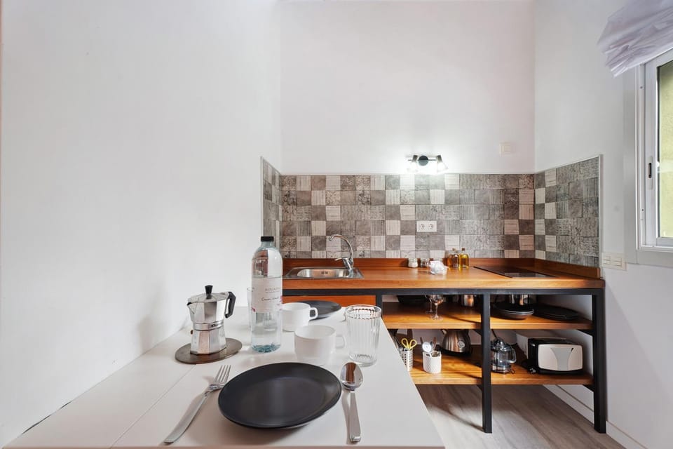 Property building, Kitchen or kitchenette, Living room