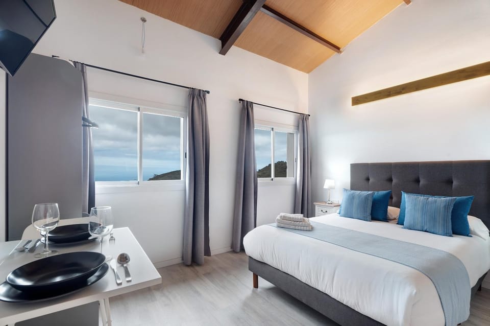Property building, Living room, Bedroom