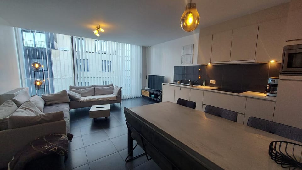 Kitchen or kitchenette, Living room, Seating area, Dining area, minibar, pet friendly, stove