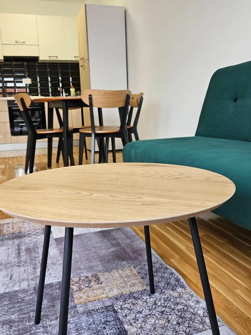 Kitchen or kitchenette, Living room, Seating area, Dining area