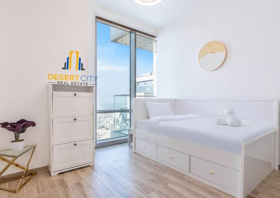 Fully Furnished 3 Bed in Habtoor City, Hosted by Desert City Stays Apartment in Dubai