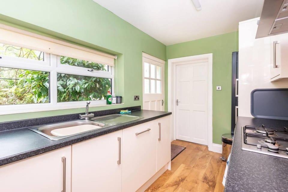 Kitchen or kitchenette, Other, dishwasher, stove