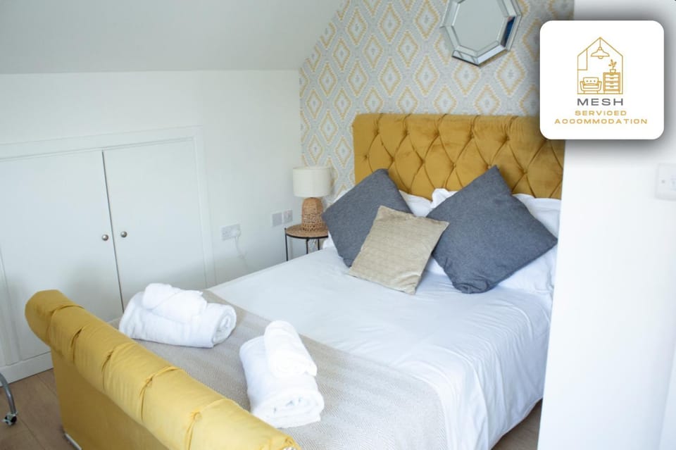 Bed, Photo of the whole room, Bedroom, internet, towels
