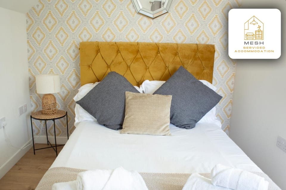 Bed, Photo of the whole room, Bedroom, internet
