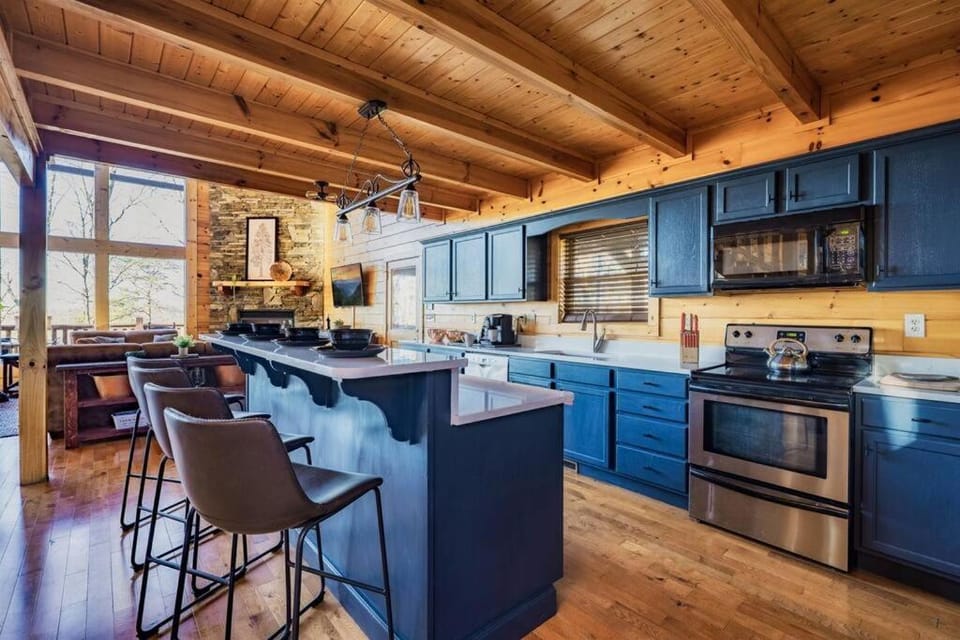 Kitchen or kitchenette, Living room, Seating area, Dining area, dishwasher, minibar, oven, pet friendly, stove, toaster