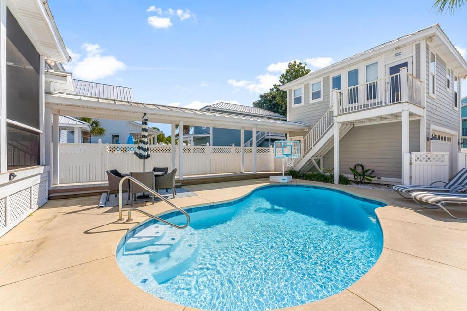 Property building, Patio, Day, Seating area, Pool view, Swimming pool, sunbed