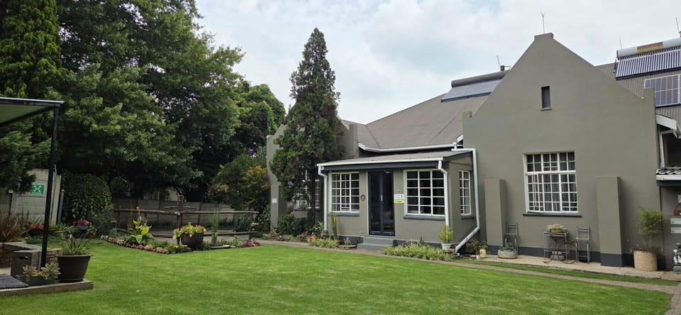 Property building, Natural landscape, Garden, Garden view