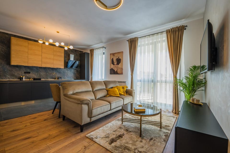 TV and multimedia, Kitchen or kitchenette, Living room, Seating area