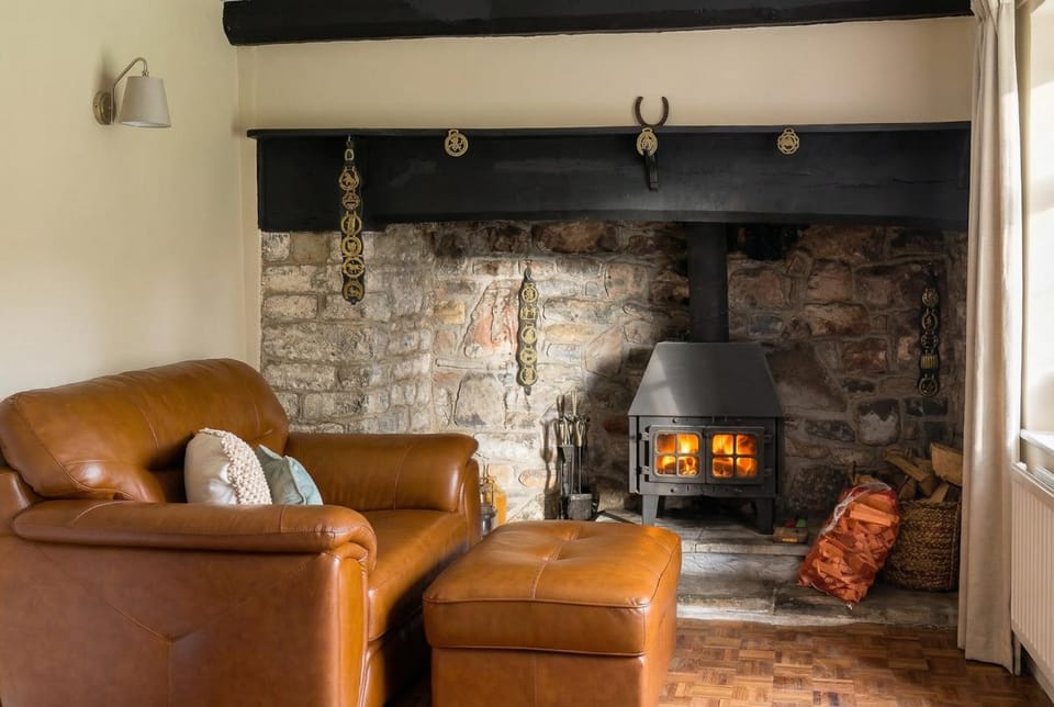 Living room, fireplace
