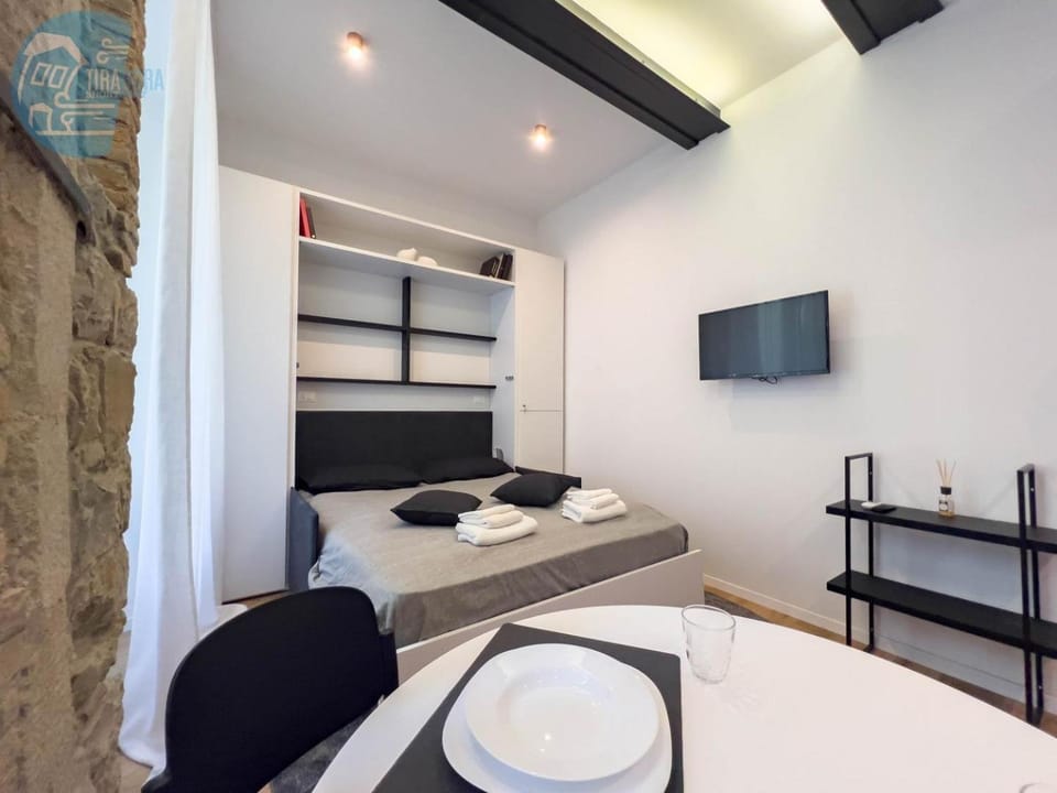 Imbriani 2 Tirabora Short Rent Apartment in Trieste