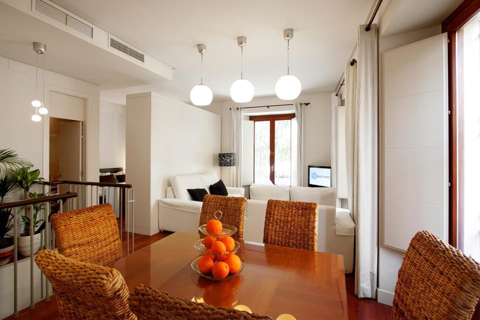 Living room, Dining area
