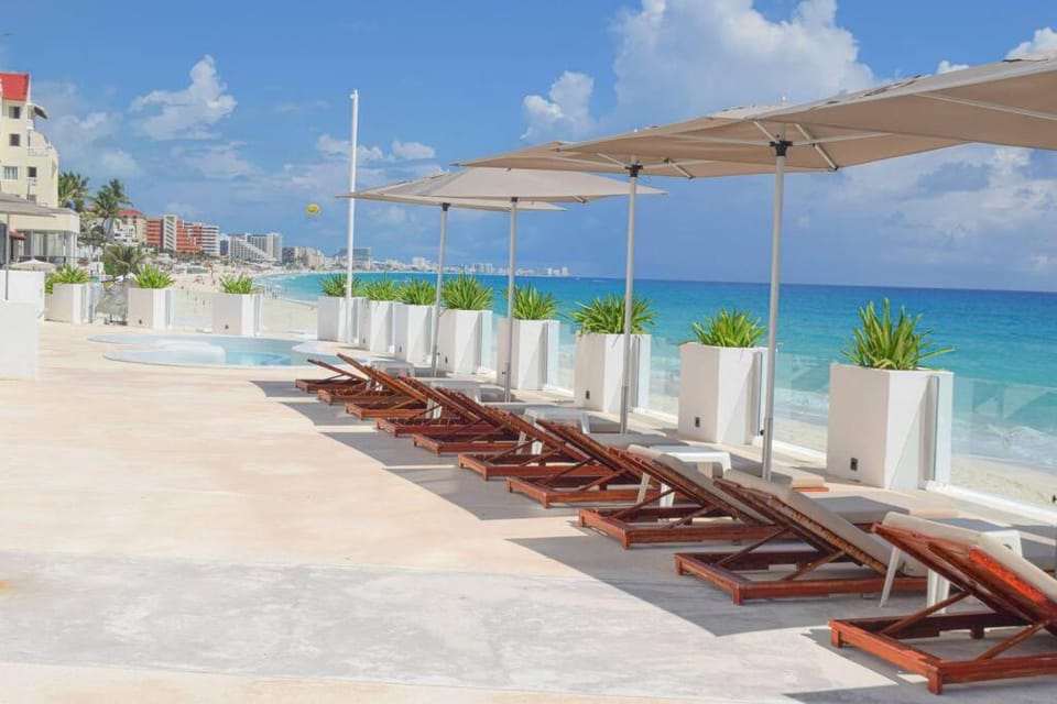 Day, Natural landscape, Hot Tub, Beach, Sea view, Swimming pool, sunbed