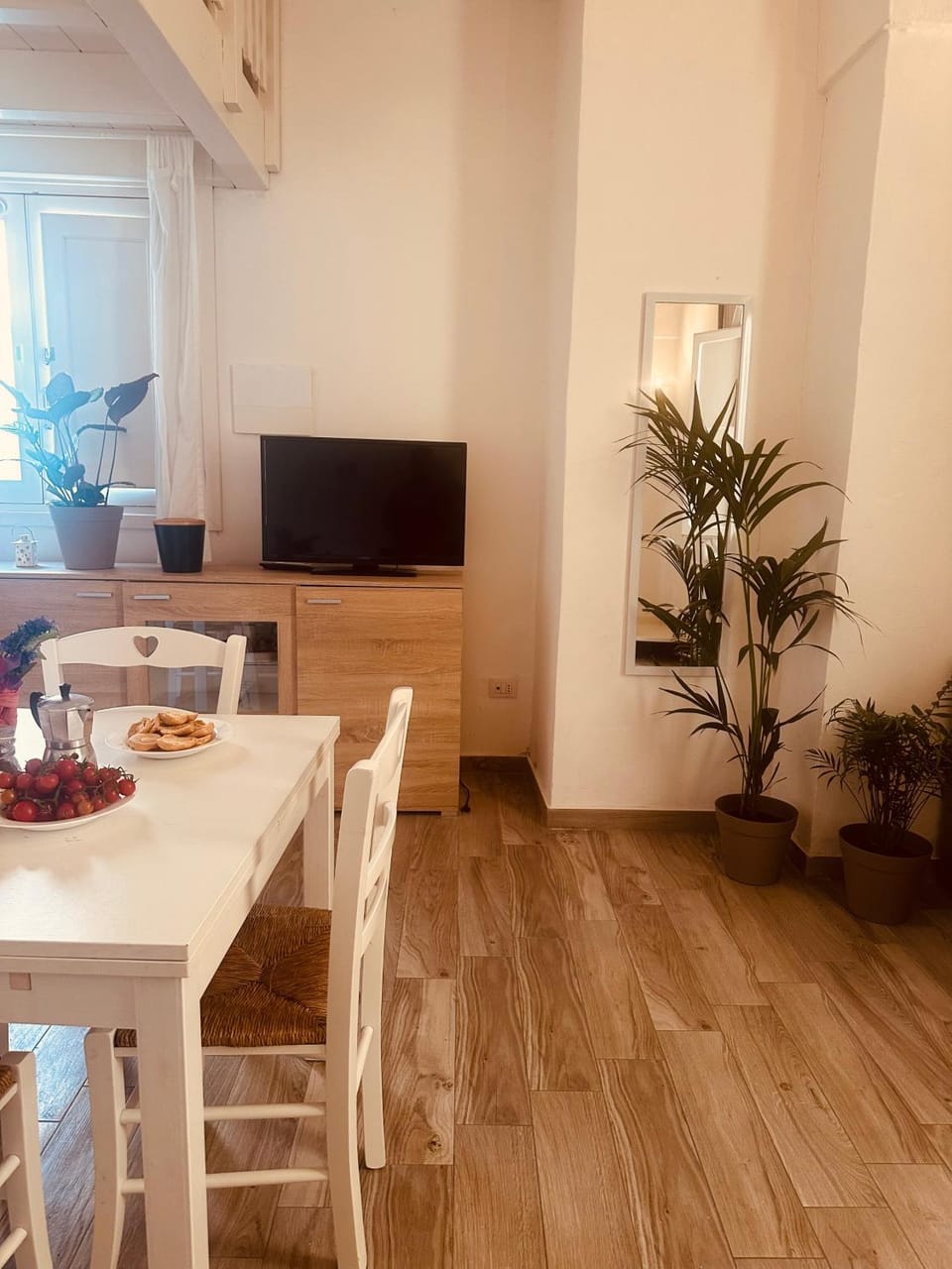 TV and multimedia, Living room, air conditioner