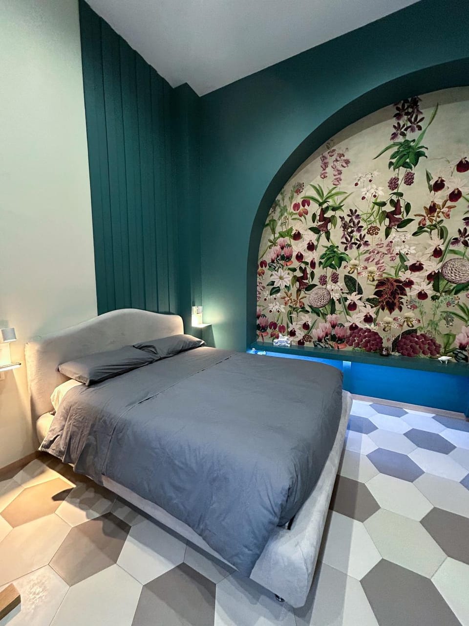 Bed, Photo of the whole room