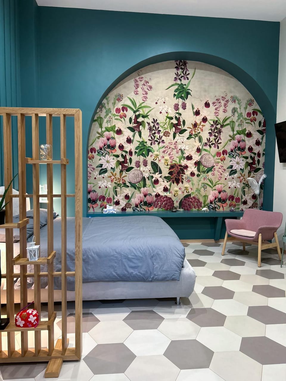 Bed, Photo of the whole room