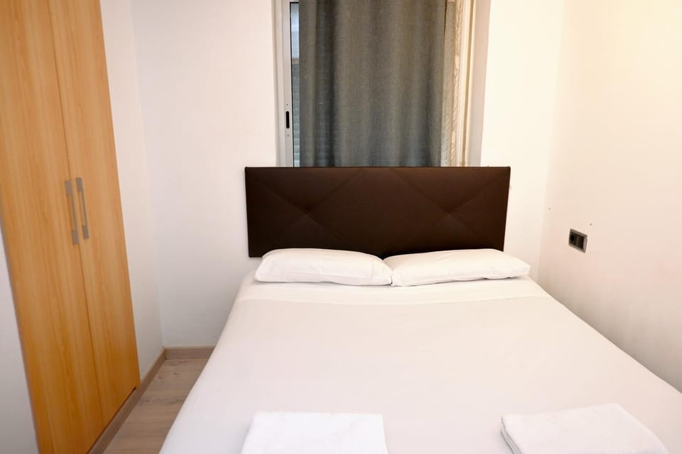 Bed, Photo of the whole room, Bedroom, wardrobe
