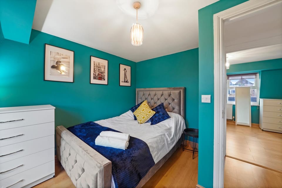 Spacious 2BR Flat in The Heart Of Angel Islington Apartment in London Borough of Islington