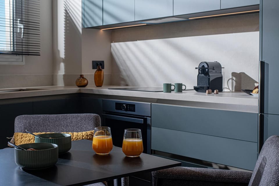 Coffee/tea facilities, Kitchen or kitchenette, Dining area