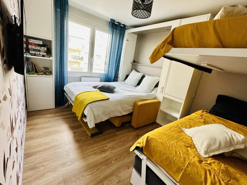 Appartement rénové à neuf avec vue imprenable sur la baie des Sables d Olonne 6 pers Apartment in Château-d'Olonne