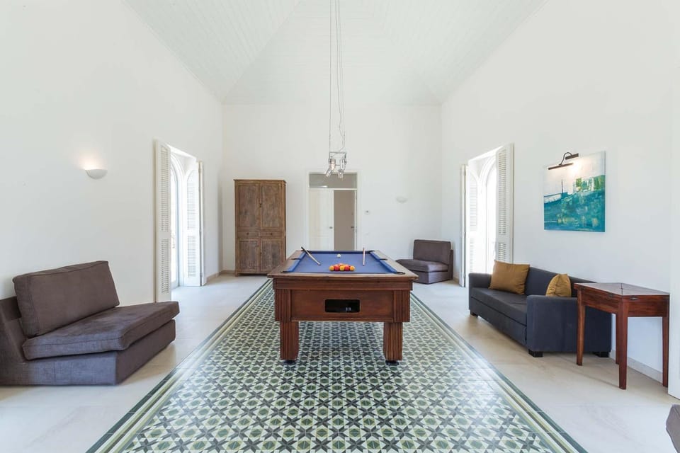 Billiard, Living room