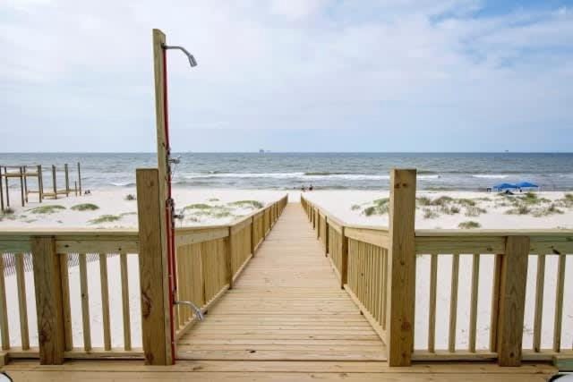 BeachFront 18Bed Pool EasyBreezy House in Alabama
