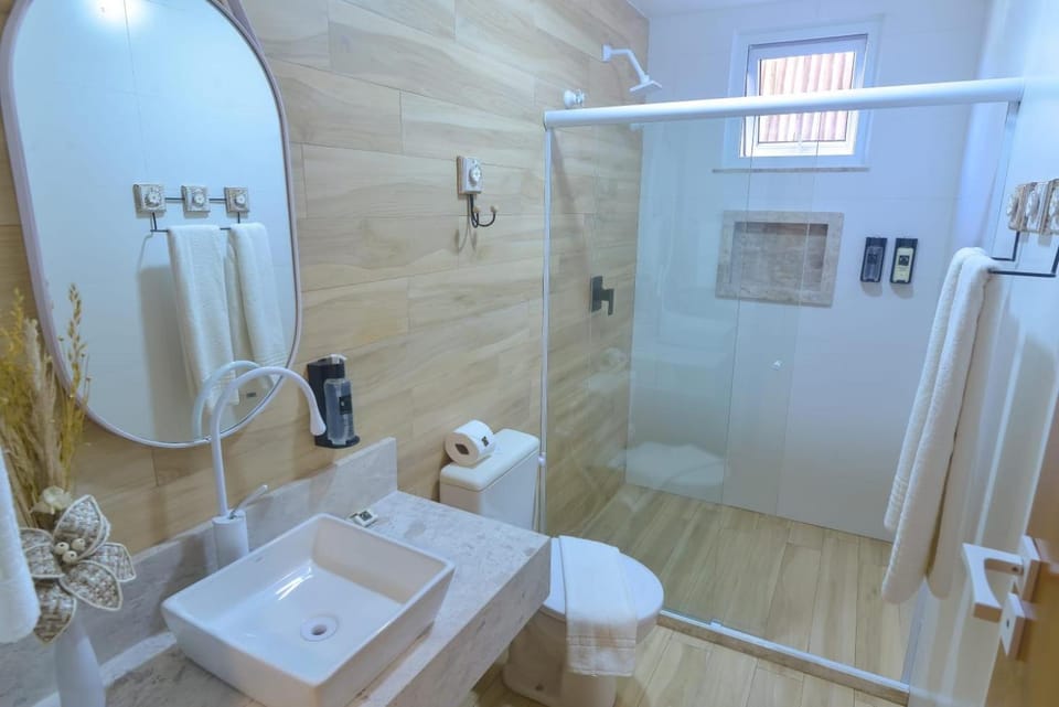 Shower, Toilet, Bathroom, towels