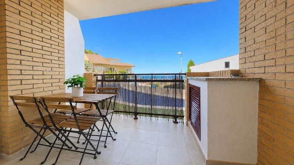 Nearby landmark, Off site, Balcony/Terrace, Dining area, Pool view, Pool view, Sea view, Sea view, Swimming pool, Quiet street view