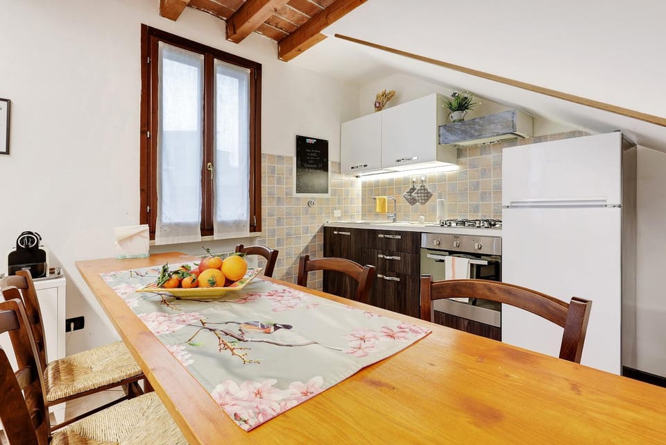 Property building, Kitchen or kitchenette, Living room