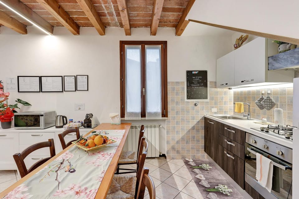 Property building, Kitchen or kitchenette, Living room