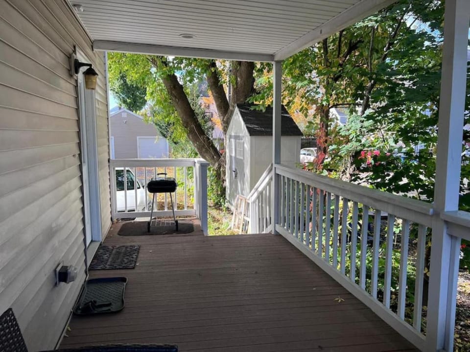 Cozy Boston Homestd Pet Frndly House in Framingham
