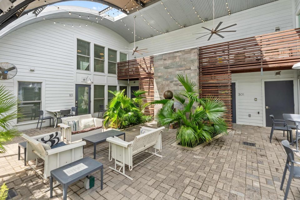 Moon 401 - Half Moon Suite - 2BR - 2 Bath Apartment in Ninth Ward
