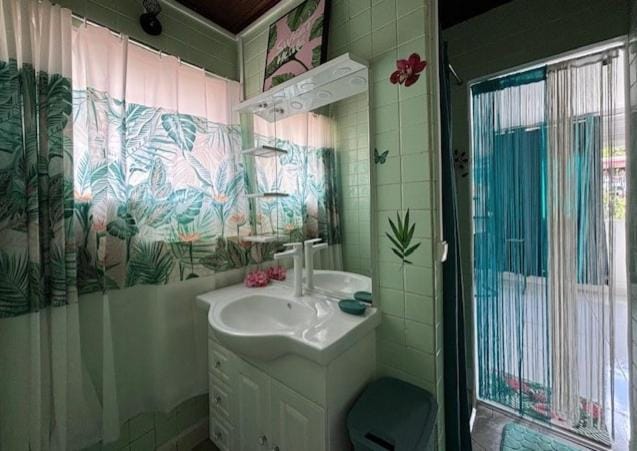 Spacieux haut de villa avec terrasse et jardin Villa in Les Abymes