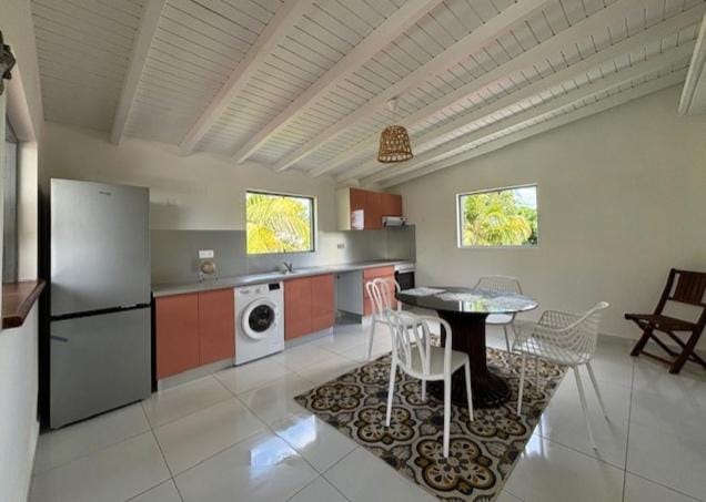 Spacieux haut de villa avec terrasse et jardin Villa in Les Abymes