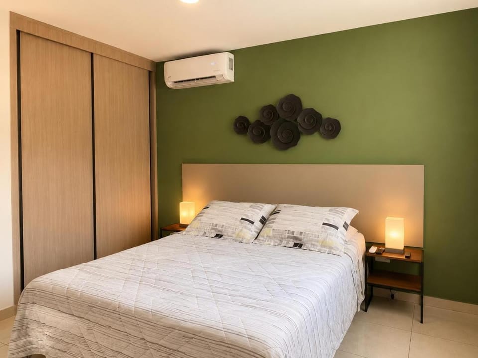 Bed, Bedroom, air conditioner