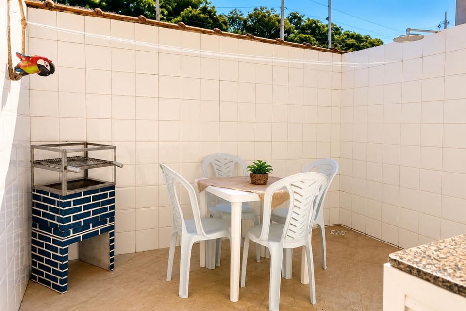 Patio, Day, Balcony/Terrace, Dining area