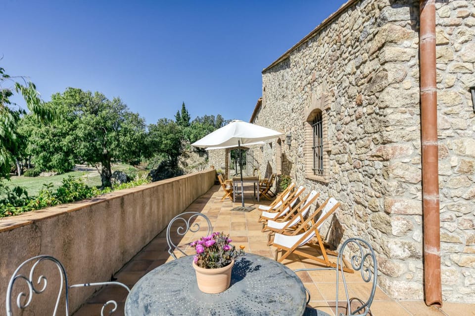 Property building, Balcony/Terrace, Living room