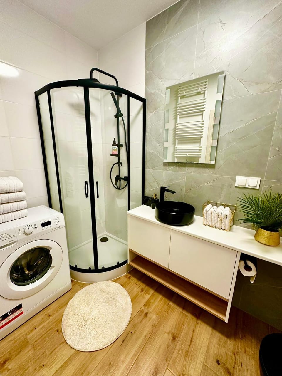 Bathroom, towels
