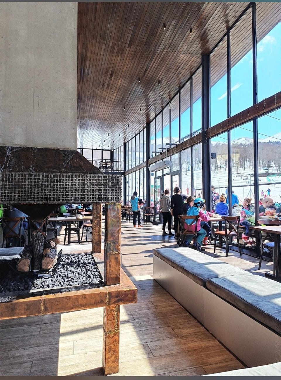 Restaurant/places to eat, Restaurant/places to eat