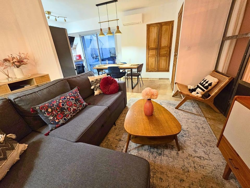 Jacuzzi & Terrasse en bord de rivière Apartment in Fontaine-de-Vaucluse